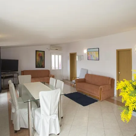 아파트 Gudelj 트로기르